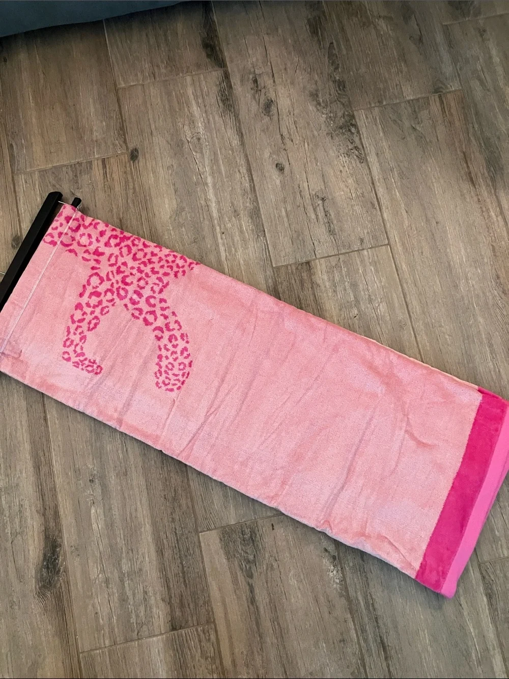 🎀Juicy Couture beach towel leopard print 6 ft long pink leopard on front NWT